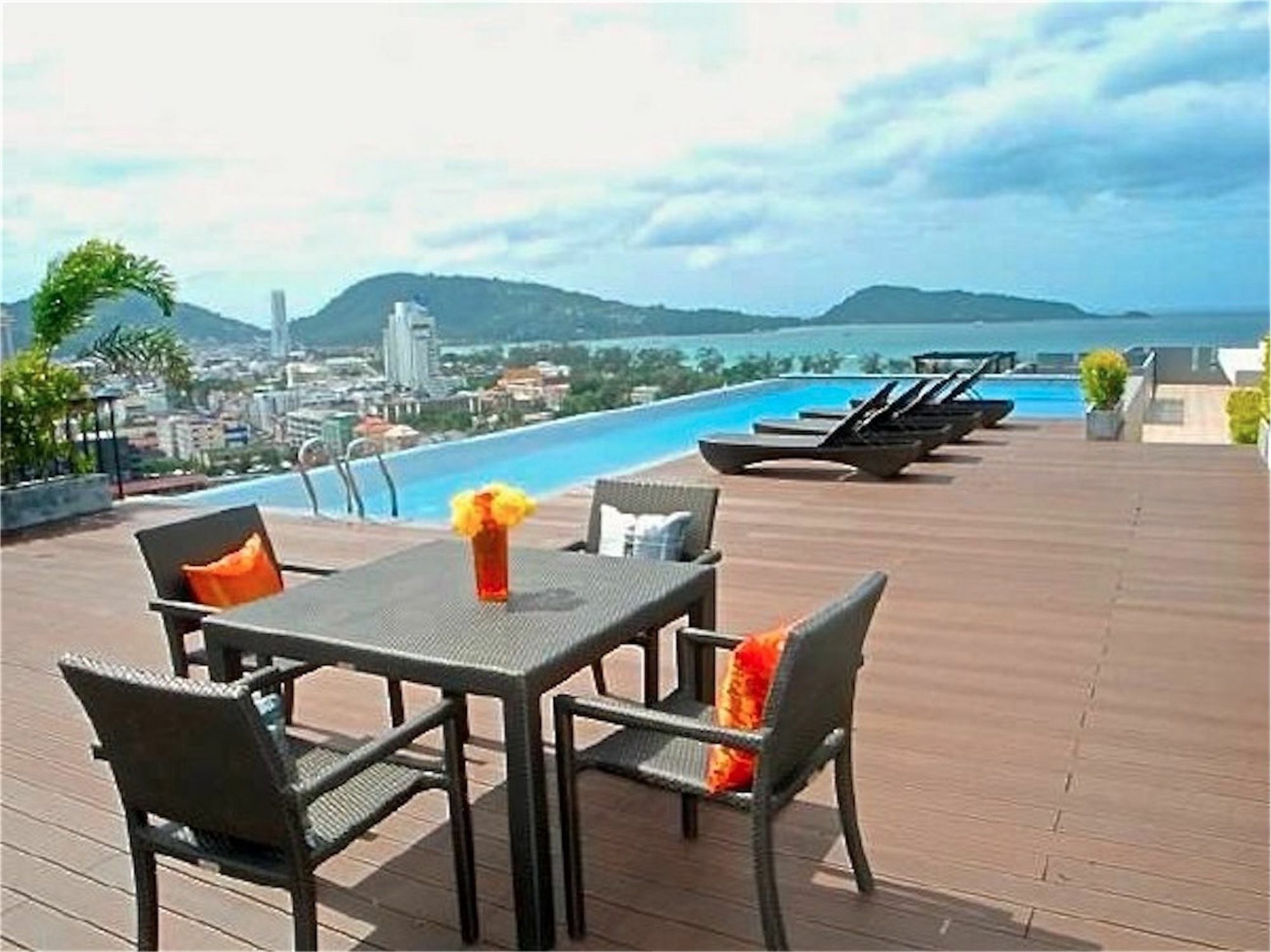 Bliss Patong 2 Bedrooms Apartment Bagian luar foto